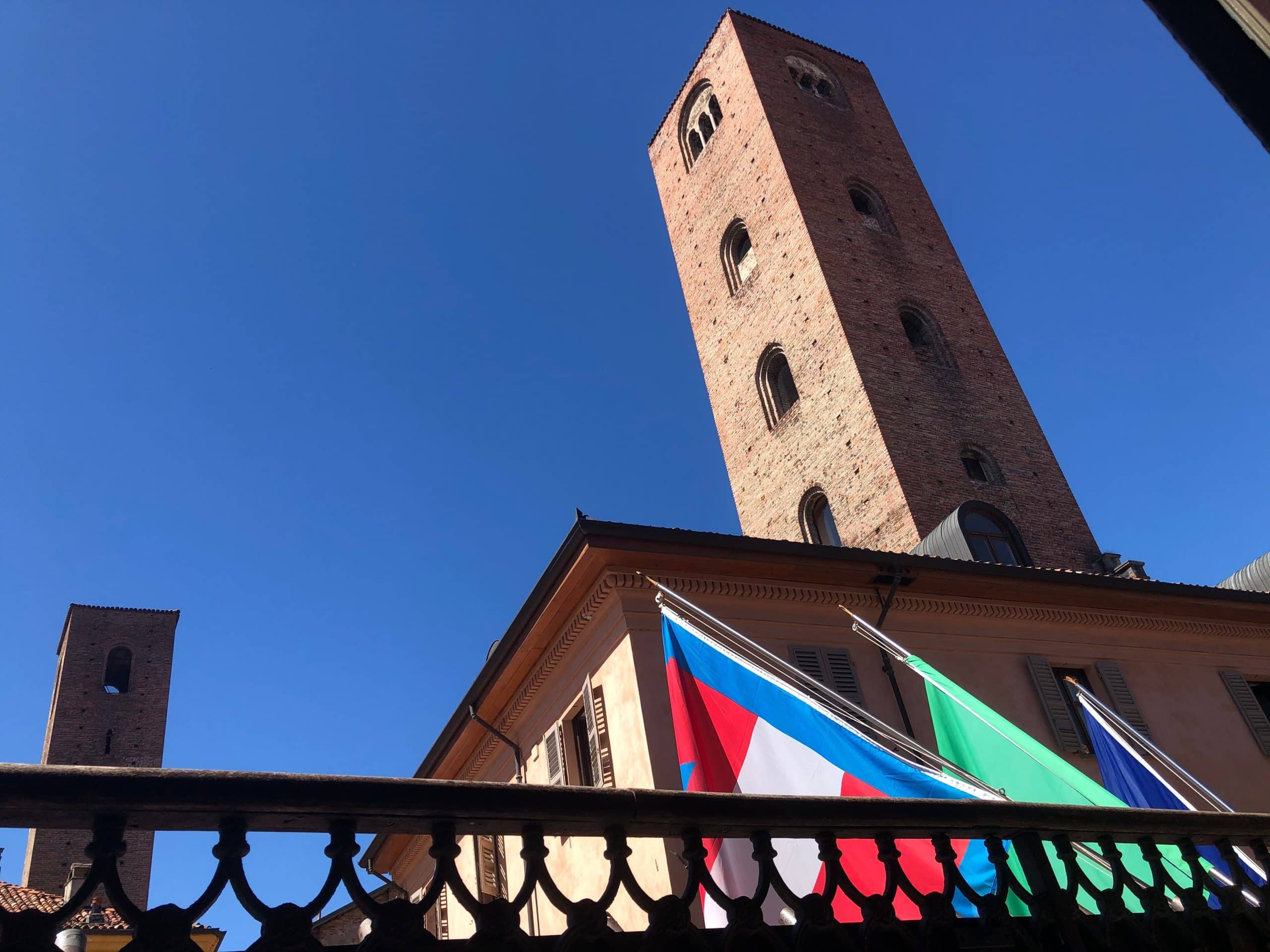 Le Fanfare sfilano nel cuore della città di Alba